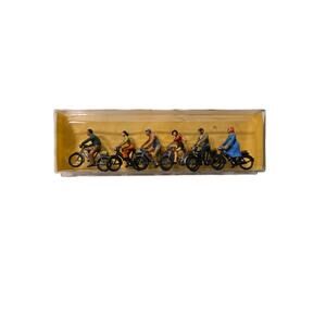 Preiser HO Scale 91 People on Bicycles 6 Figures Vintage Made in Germany